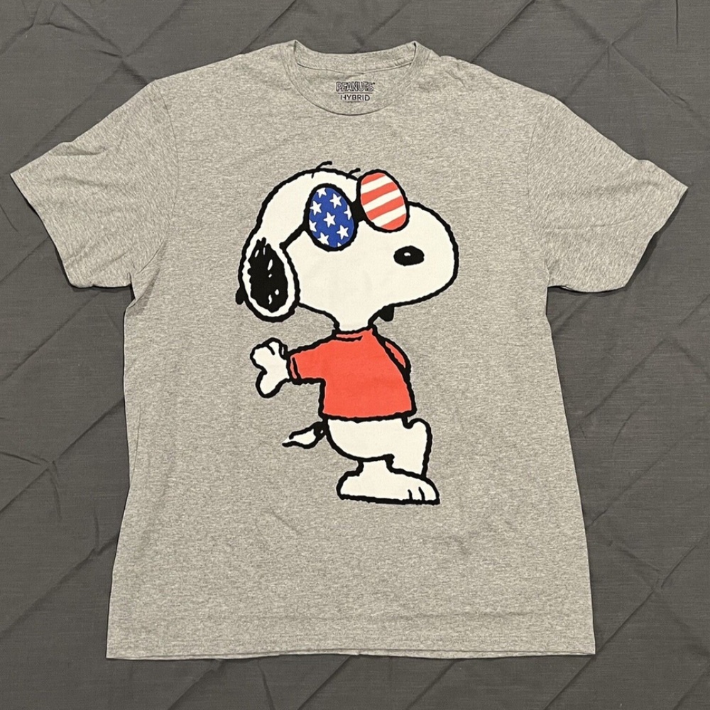SNOOPY Peanuts Joe Cool Shirt Grey Flag USA America New T-Shirt Patriotic